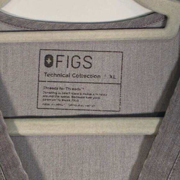Figs Women’s 2‑Piece Scrub Set XL Catarina Top & Kade Cargo Pants Graphite Gray - Picture 8 of 11